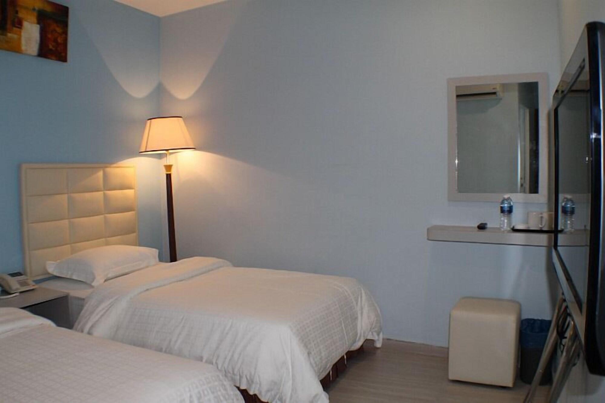 Hotel Zamburger Bukit Indah Johor Bahru Exterior photo